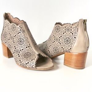 Sundance Vero Cuoio Ankle Booties, Nude Color, Leather, made in Italy, size 8